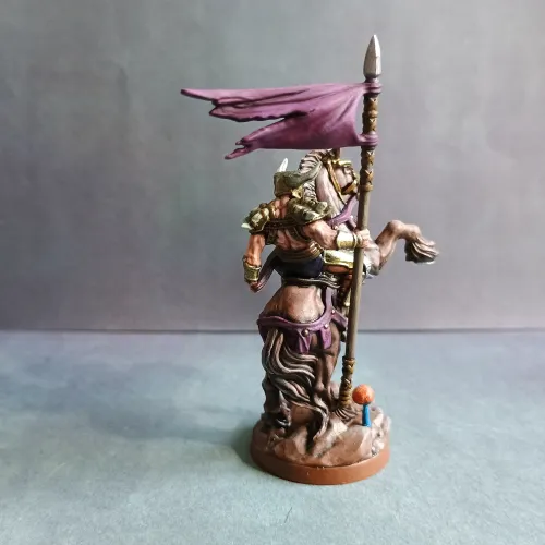 HoMM 3 Dungeon Might hero, from behind