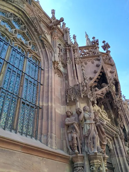Magi and gargoyle, Saint Lawrence portal, Strasbourg cathedral