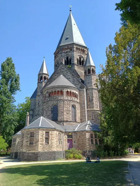 Temple Neuf, in view of the Apsis