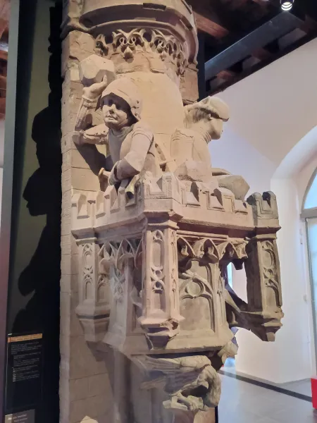Turret with two soldiers throwing stones, 16th century, Historical museum Strasbourg
