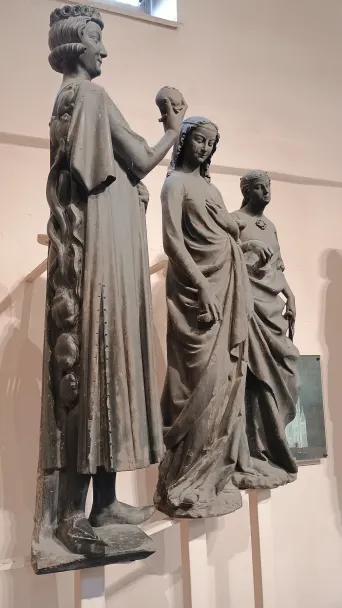 Seducer and foolish virgins, original sculptures from Strasbourg cathedral, Maison de l'Oevre Notre-Dame 