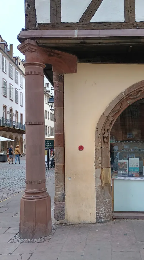 "B&uuml;chmesser" (Bauchmesser) von 1567, M&uuml;nsterplatz, Stra&szlig;burg