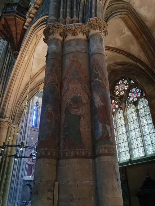 Bemalte S&auml;ulen, Kathedrale von Metz