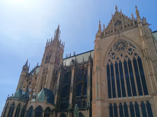 Blick auf die S&uuml;dseite der Kathedrale von Metz
